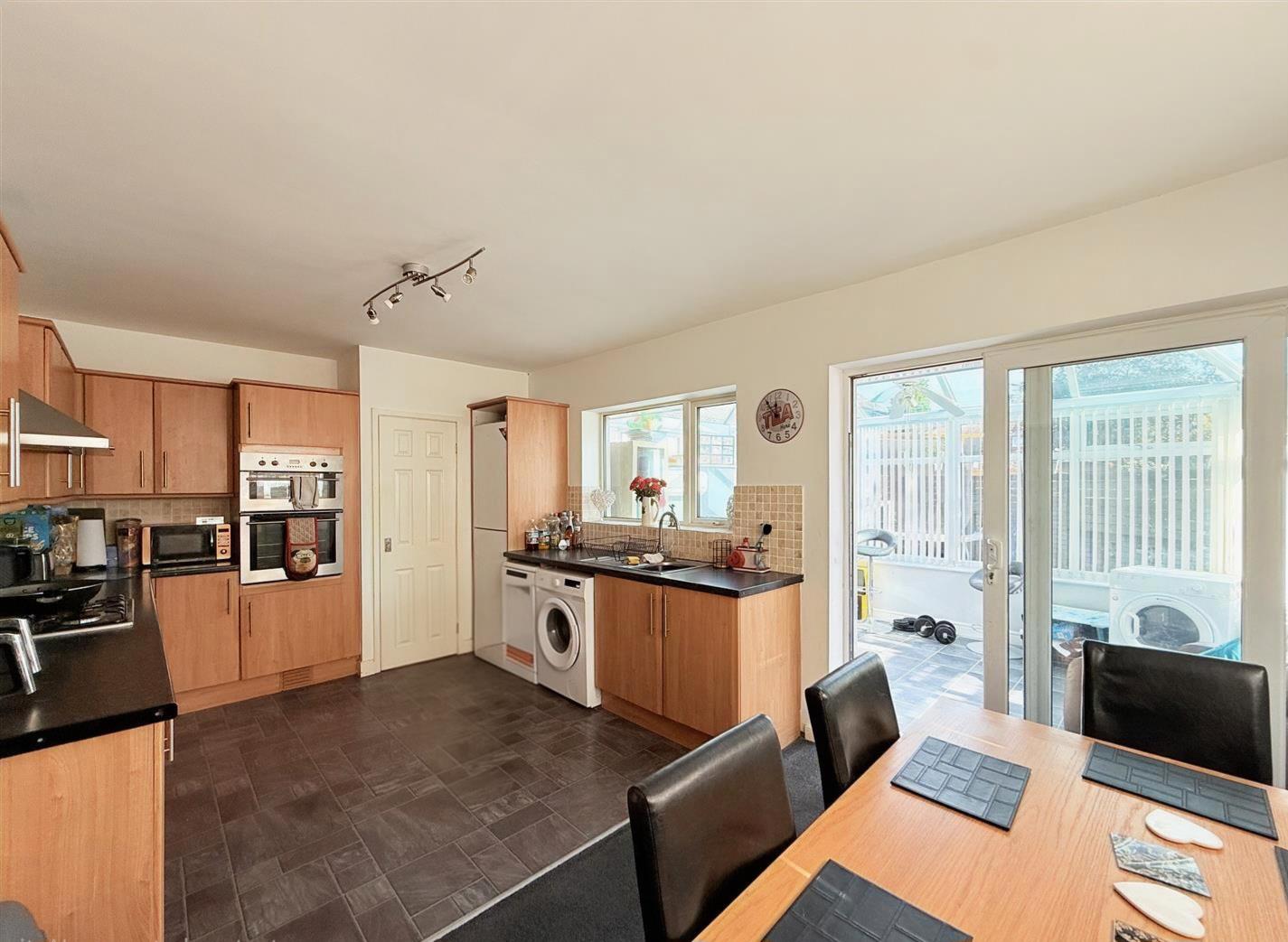 2 bed house - semi-detached in Hickenfield Road, Hyde – photo 3